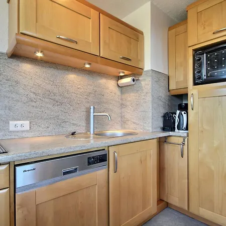 2 Pieces Au Pied Des Pistes, Balcon, Cuisine Equipee - Fr-1-455-259 * La Plagne-Tarentaise