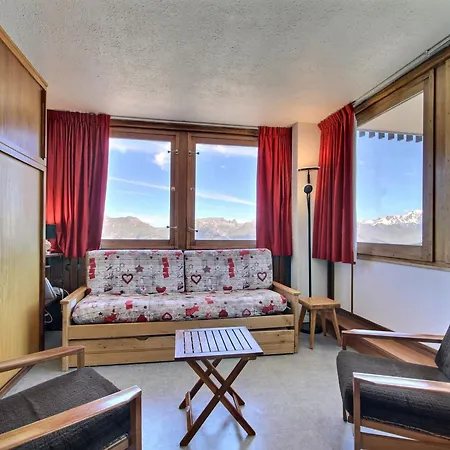 2 Pieces Au Pied Des Pistes, Balcon, Cuisine Equipee - Fr-1-455-259 Апартаменты *